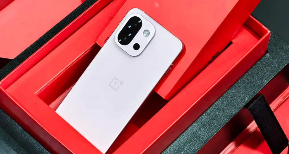 OnePlus 13s